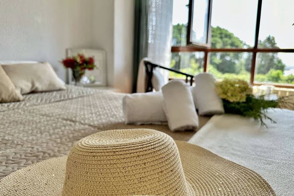 Entire apartment, Bajo con jardín en la playa in Isla, Arnuero