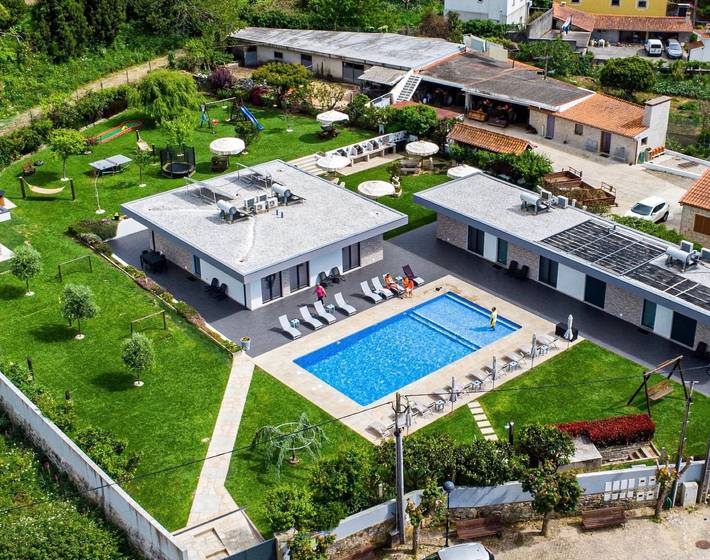 Ganze Ferienwohnung, Tiny House 'Casa Amarela' mit Meerblick, Gemeinschaftspool und WLAN in Viana do Castelo Distrikt