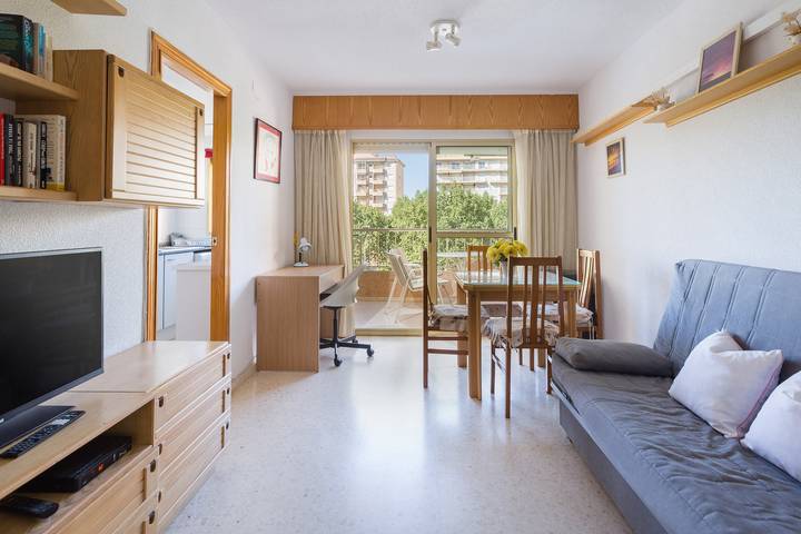 Apartamento entero, Apartamento "Jardín X" cerca del mar con piscina compartida y Wi-Fi in Playa de Gandía, Costa de Valencia
