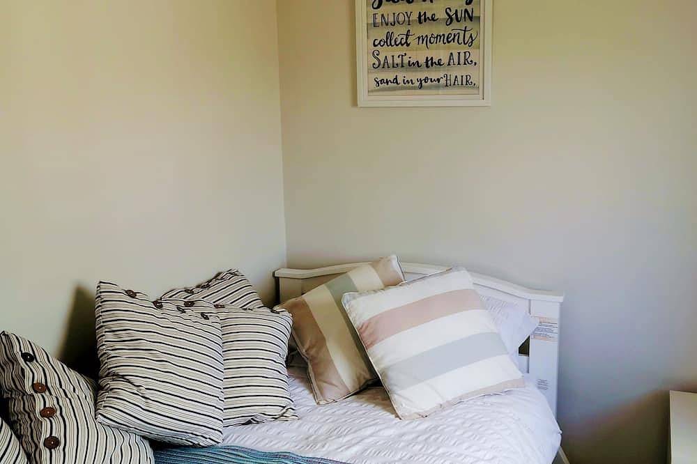 Comfy, spacious house, great base for couples and families, dogs welcome. in Embleton, Northumberland