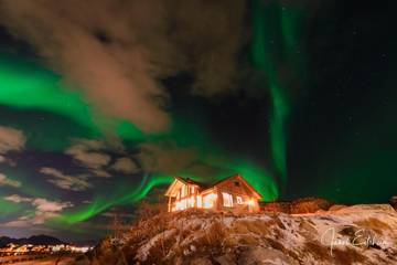 Ferienhaus für 7 Personen, mit Ausblick und Garten auf den Lofoten