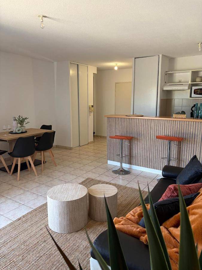Gîte pour 5 personnes, avec terrasse à La Cavalerie - 2