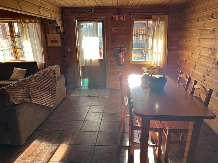 Chalet 'Moon Mountain  - Al Qamar' avec vue montagne, Wi-Fi et climatisation in Cortes do Meio, Serra da Estrela