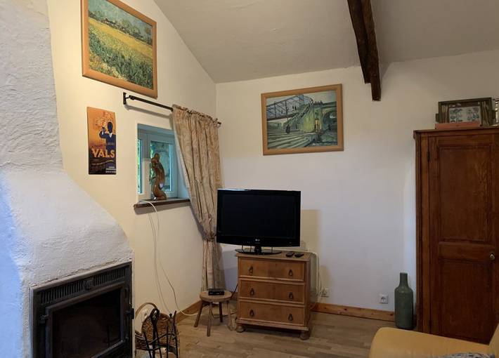 Gîte pour 6 personnes, avec piscine ainsi que terrasse et jardin à Jaujac - 4