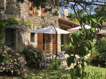 Gîte pour 6 personnes, avec jardin et terrasse à Vaour