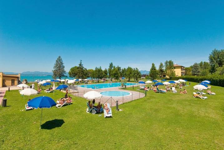 Ferienpark für 4 Personen, mit Pool und Kinderpool sowie Terrasse, mit Haustier in Peschiera del Garda - 4