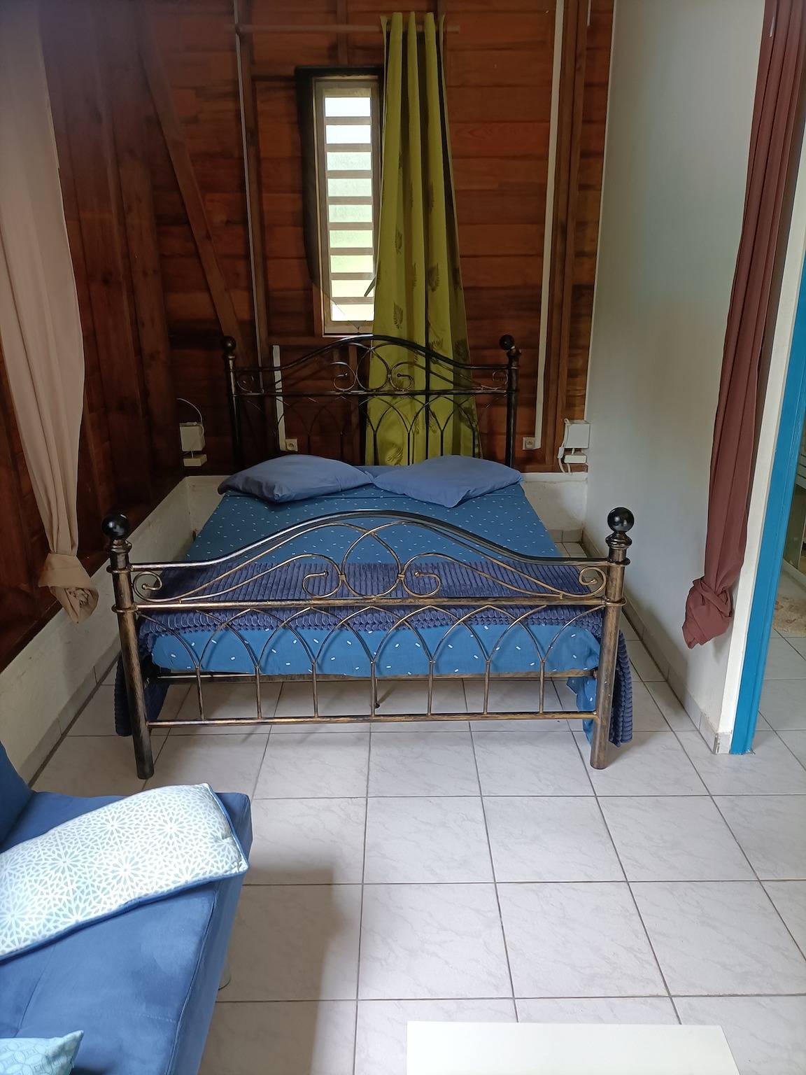Bungalow encantador en Château Gaillard con piscina compartida in Le Moule, Guadalupe