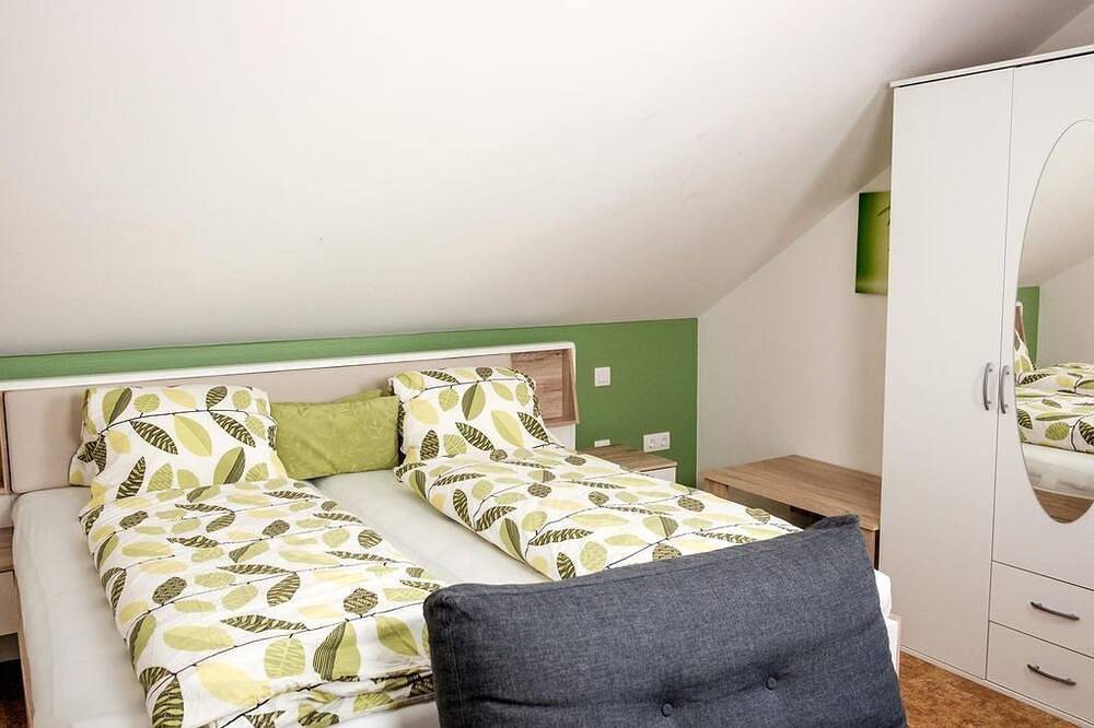 Ganze Wohnung, Doppelzimmer mit Dusche, Wc - Gästehaus Ranftl Unterlamm in Südoststeiermark, Unterlamm