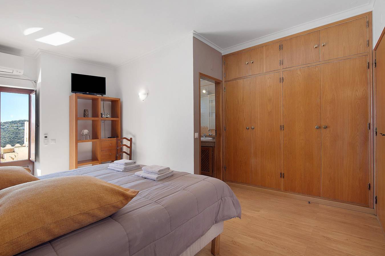 Apartamento inteiro, Apartamento 'Paz e Natureza 2' com Vista Montanha, Wi-Fi e Ar Condicionado in São Brás de Alportel, Distrito de Faro