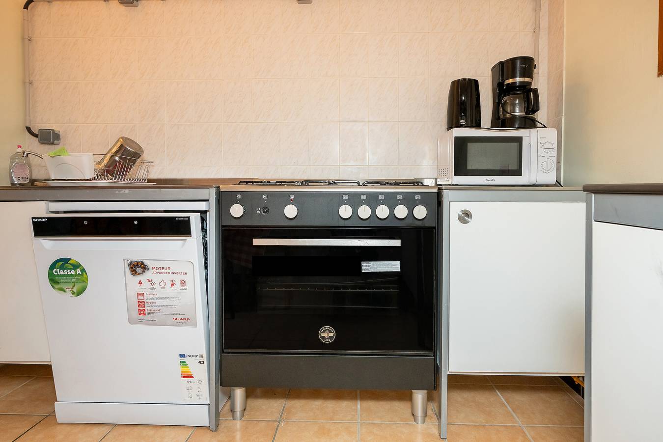 Cottage "La Ferme de l’Ours" with Mountain View, Private Terrace and Wi-Fi in Entremont-le-Vieux, Chambéry region