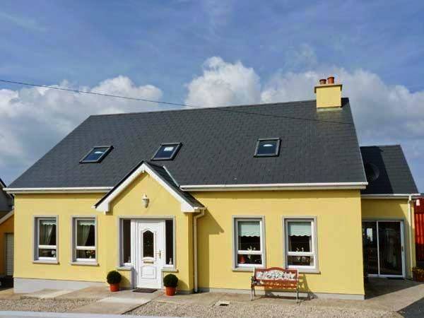 Location de vacances pour 4 personnes, avec vue et jardin dans Dunglow