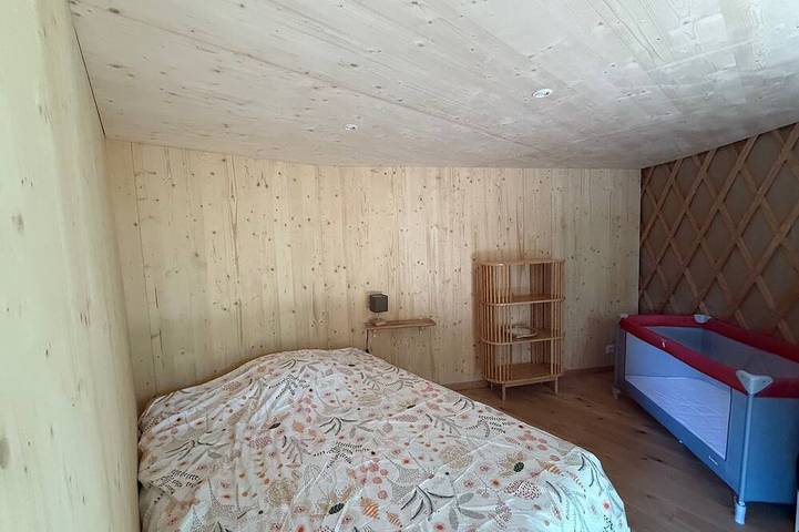 Nouveau, magnifique yourte contemporaine en pleine nature, entre terre et mer . in Arzano, Région de Quimper