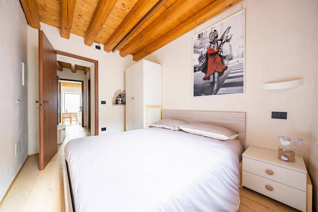 Appartamento intero, One-Bedroom Apartment in Vittorio Veneto, Prealpi Carniche
