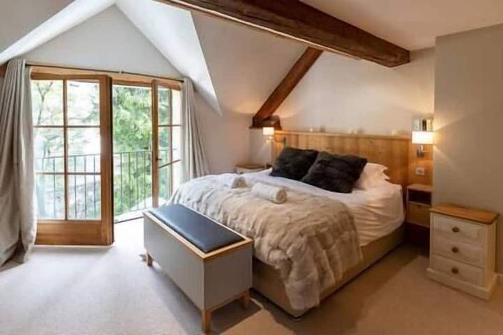 Villa Des Moulins - Sechs Schlafzimmer Villa, Schläft 15 in Menthon-Saint-Bernard, Annecy und Umgebung