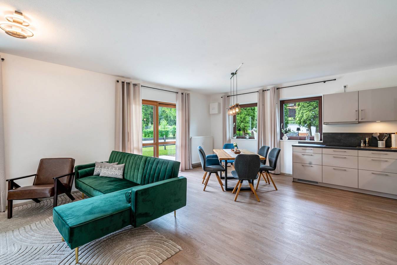 Entire apartment, Apartment 'Haus Katharina 2' with Mountain View, Private Terrace and Wi-Fi in Inzell, Chiemgau Alps