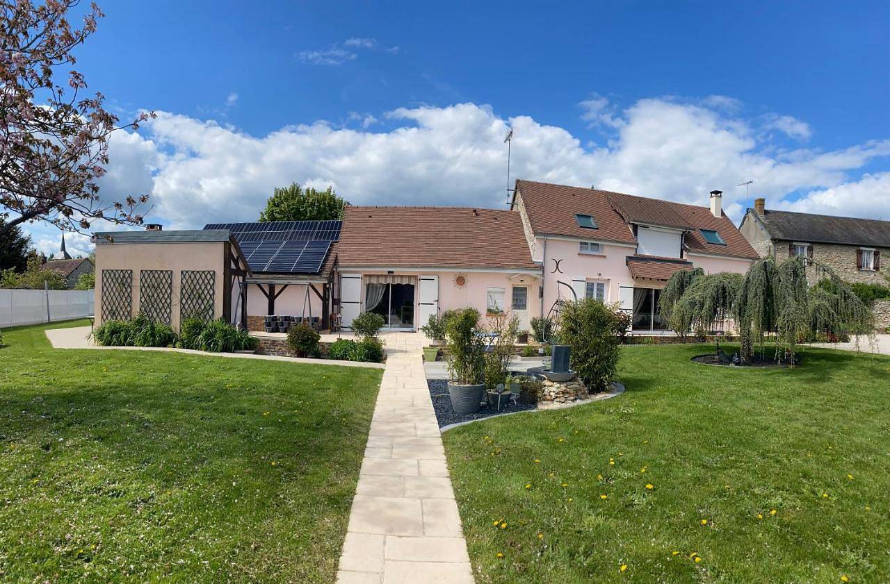 Une parenthèse fleurie in La Heunière, Région d'Évreux