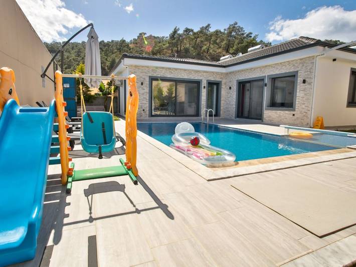 Casa de vacaciones para 4 personas, con terraza además de piscina y jardín - 1