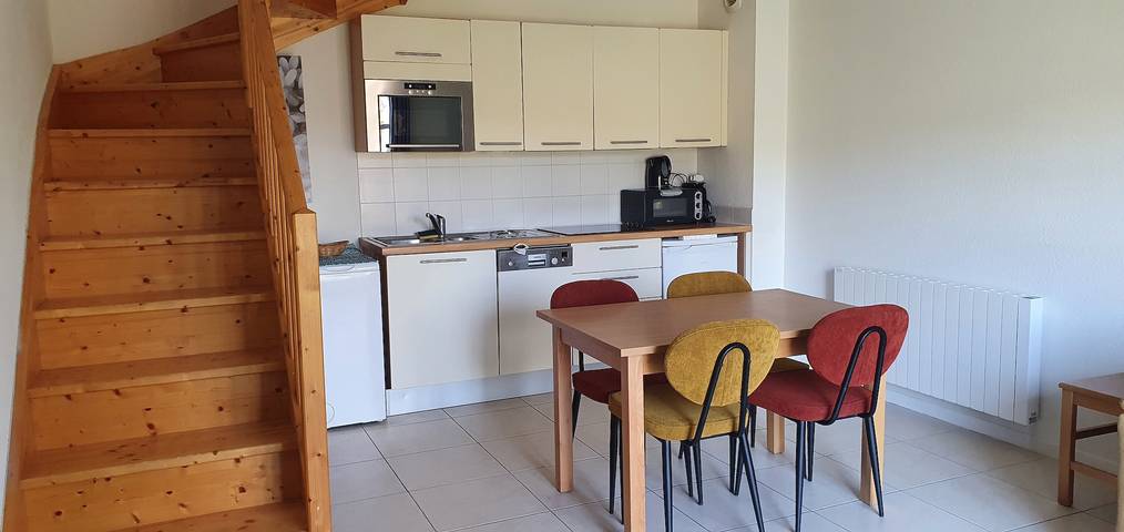 Appartement entier, Château des Gipières, appartement exceptionnel avec : Jardin Privé, Piscine, Vue sur le Mont Ventoux in Montbrun-les-Bains, Région de nyons