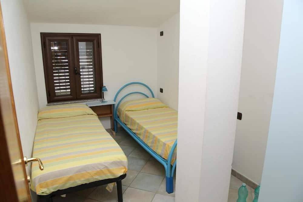 Ganze Wohnung, Stunning apartment with a view of the sea, a 700-meter walk from the beach in Santa Maria Navarrese, Baunei