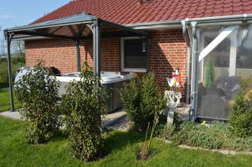 Ferienhaus für 5 Personen, mit Terrasse und Whirlpool in Wiefelstede