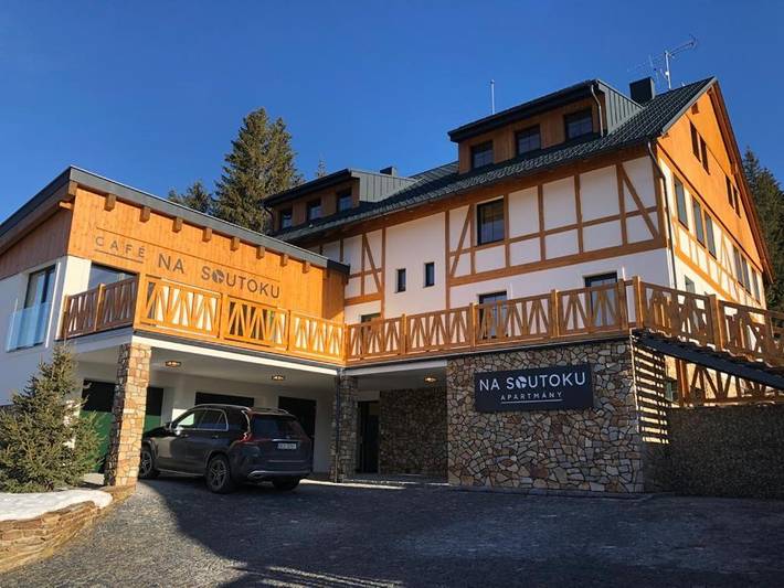 Vakantieappartement voor 5 personen, with sauna and uitzicht as well as terras in Pilsen Regio