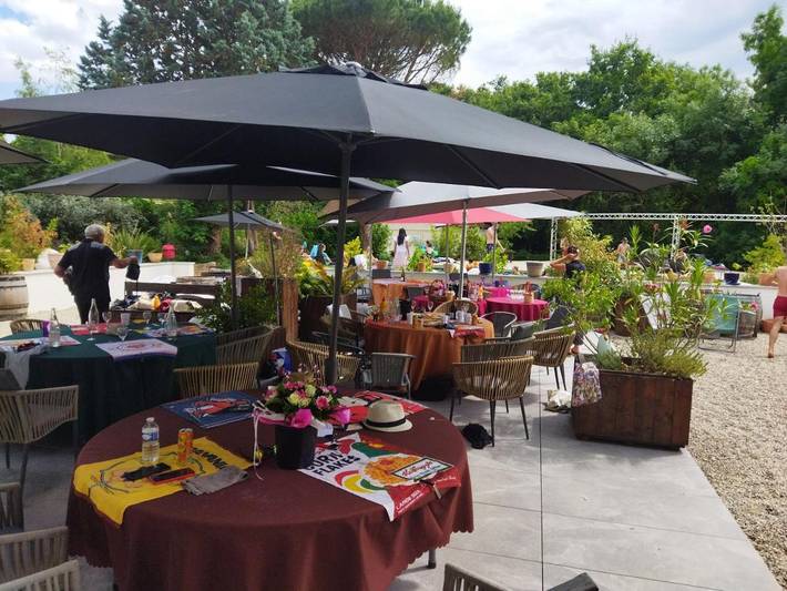 Location de vacances pour 15 personnes, avec piscine ainsi que vue et jardin, animaux acceptés à Écully - 2