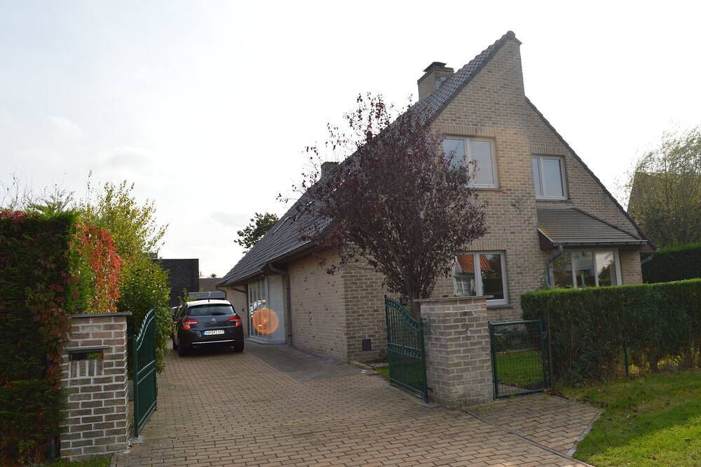 Ruime vakantiewoning voor 18 personen, 900m van het strand in Oostduinkerke, Koksijde