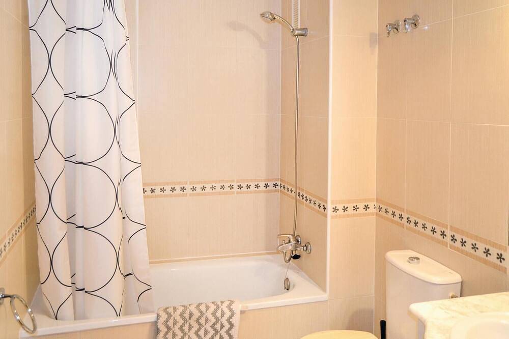 Entire apartment, Beach front apartment in Orihuela Costa with Wifi in Cabo Roig, Costa Blanca