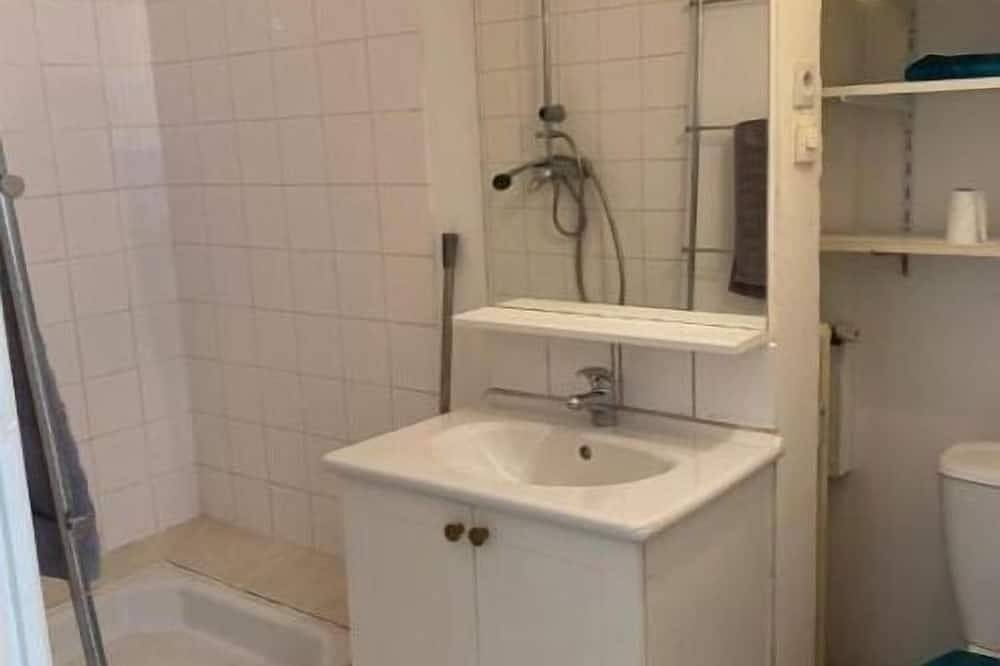 Entire apartment, Béziers-polygone-gare-port in Béziers, Côte d'Améthyste