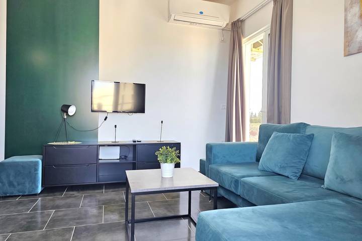 Ganze Wohnung, Christine Sunny Corner 004 /w Sea View Balcony in Sarandë, Vlorë