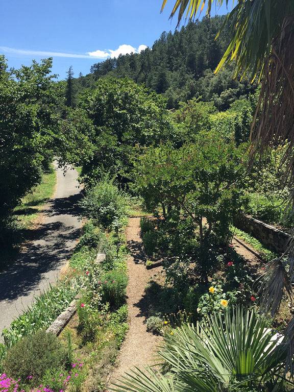 Gîte pour 4 personnes, avec jardin ainsi que terrasse et piscine, animaux acceptés à Saint-Fortunat-sur-Eyrieux - 3