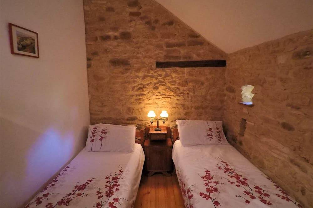 Retraite rurale de 3 chambres pour familles et animaux domestiques près de la rivière Lot et des vignobles in Frayssinet-le-Gélat, Quercy
