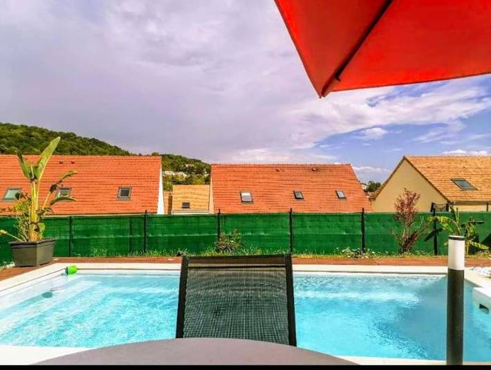 Cottage pour 8 personnes, avec piscine et terrasse à Follainville-Dennemont