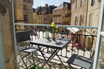 Gîte pour 2 personnes, avec balcon dans Rue Typique De Sarlat Sarlat La Caneda
