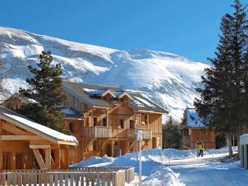 Chalet pour 4 personnes, avec piscine et balcon/terrasse, animaux acceptés à Le Dévoluy