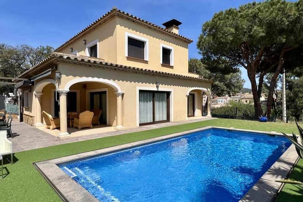 Luxushaus in Judibar mit Pool, Whirlpool, Terrassen mit Grill in Calonge, Costa Brava