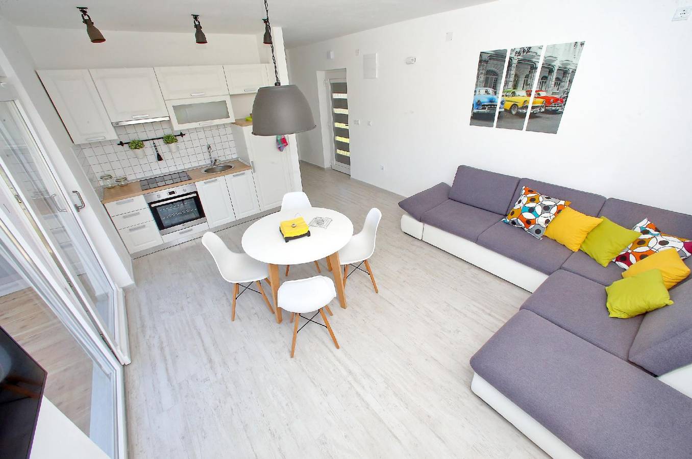 Ganze Ferienwohnung, Große Wohnung in Bibinje mit Möblierter Terrasse in Bibinje, Zadar
