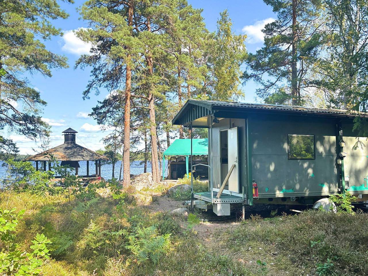 Tiny Rosö – Off-Grid-Hütte auf deiner eigenen Insel im Allgunnen in Småland in Högsby