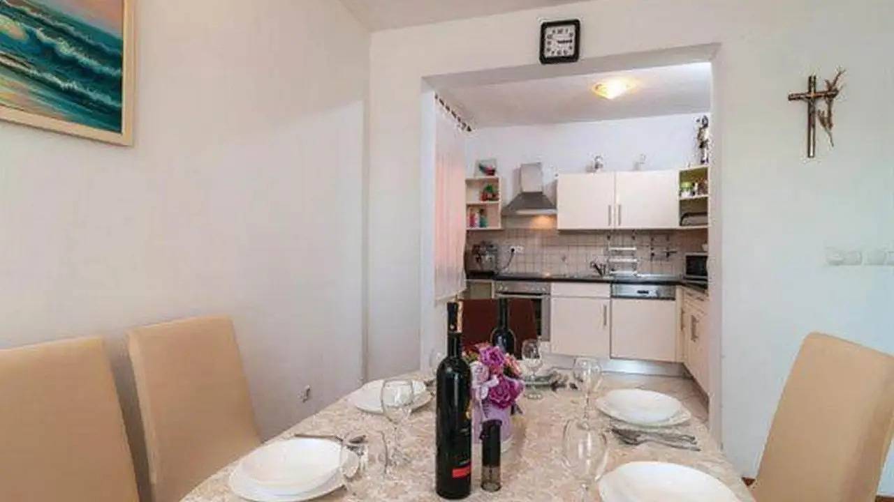 Ganze Ferienwohnung, Ferienwohnung für 8 Personen (150 m²) in Omiš in Stanici, Omis-Riviera
