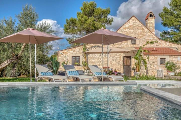 Villa 'Casita de campo Romantico con piscina' con piscina privada, Wi-Fi y aire acondicionado in Putignano, Region de Bari