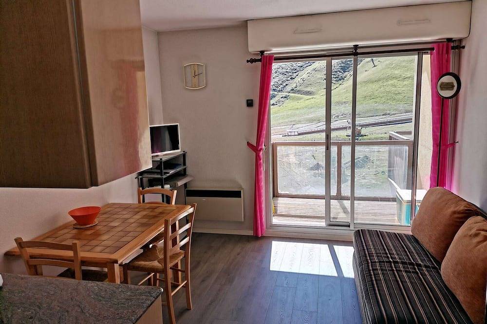 Appartement entier, Studio Cabine 4 Pers - Pied des Pistes - Parking - Animaux Autorisés in La Mongie, Bagnères-de-Bigorre