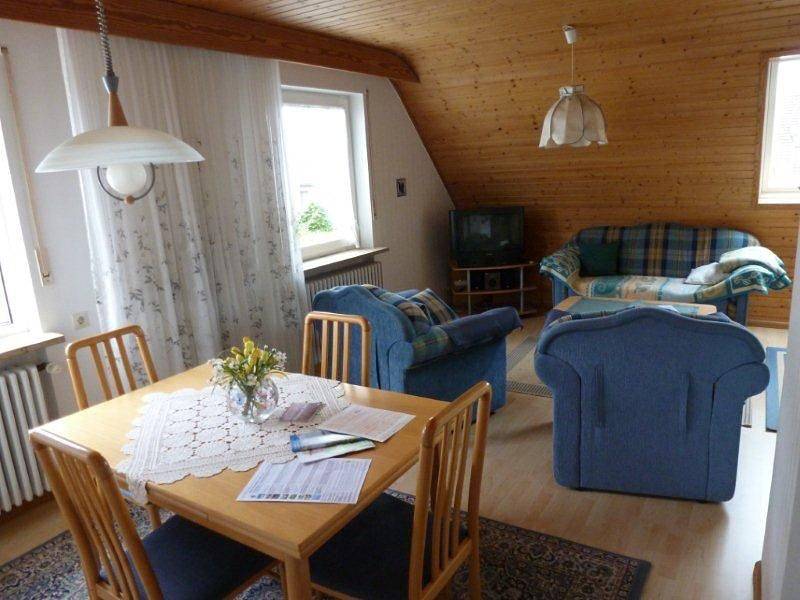 Ganze Ferienwohnung, Ferienwohnung Elwira Steppacher - 3-Zimmer-Fewo, Dg in Allensbach, Untersee