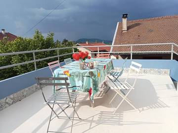 Gîte pour 6 personnes, avec jardin, animaux acceptés à Charavines