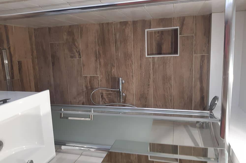 Appartement entier, Quiet studio 25 in Le Pradet, Côte méditerranéenne (France)