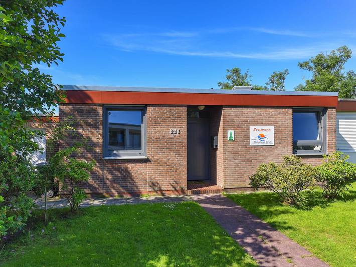 Bungalow für 4 Personen, mit Terrasse und Garten in Neuharlingersiel