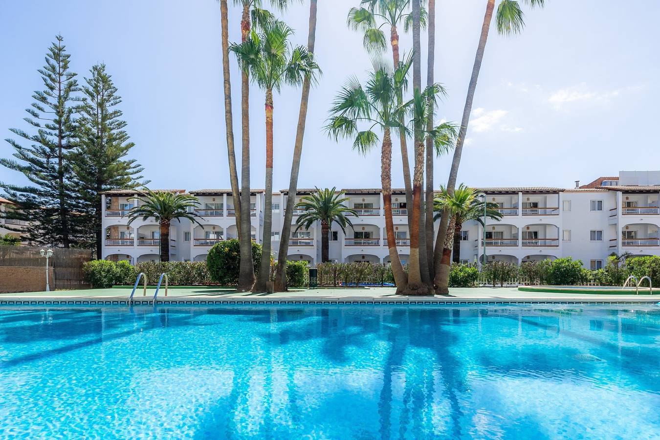 Entire apartment, Apartment 'Vista Mar' with Sea View, Wi-Fi and Air Conditioning in Port d'Alcúdia, Alcúdia