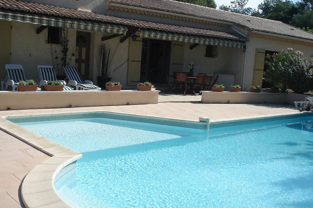 Villa Climatisée Avec Piscine Pour 4 Personnes in Pont-Saint-Esprit, Region de Nimes