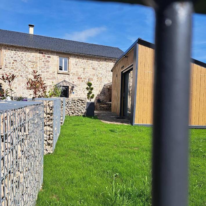 Location de vacances pour 15 personnes, avec jardin et vue, animaux acceptés dans Sévérac-d'Aveyron - 2