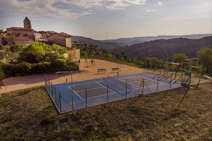 Casa de vacaciones para 10 personas, con balcón y piscina en Pirineo Aragonés