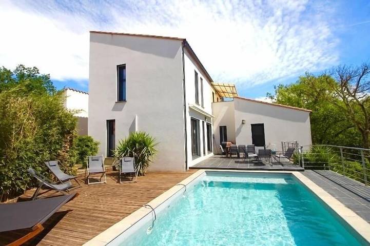 Location de vacances pour 8 personnes, avec jardin et balcon à Saint-Jean-Pla-de-Corts